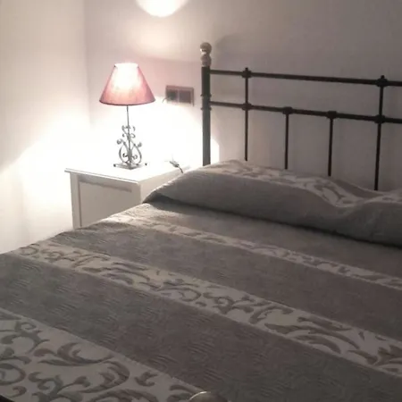 With One Bedroom In Estepona, With Wifi - 220 M From The Bea Apartament *