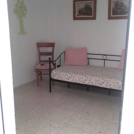 With One Bedroom In Estepona, With Wifi - 220 M From The Bea Apartment