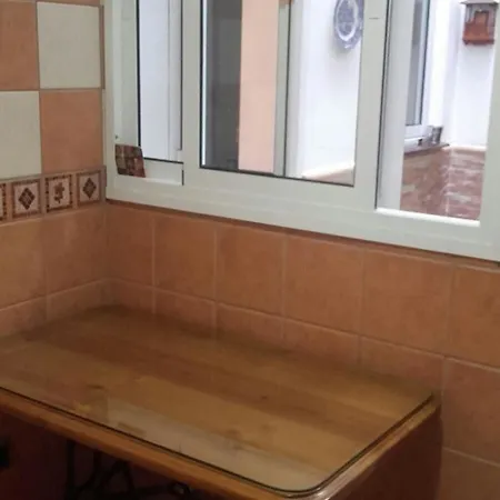 With One Bedroom In Estepona, With Wifi - 220 M From The Bea Apartment