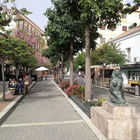 With One Bedroom In Estepona, With Wifi - 220 M From The Bea Apartment *