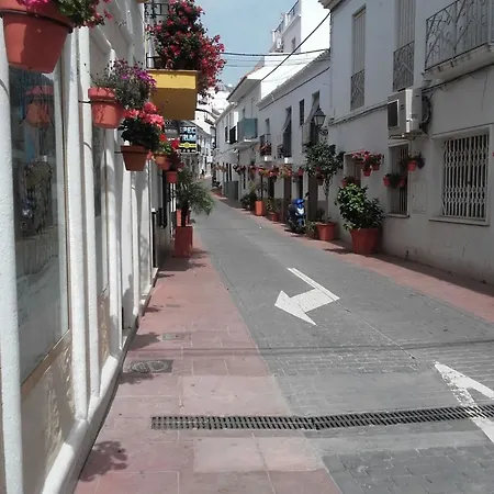With One Bedroom In Estepona, With Wifi - 220 M From The Bea
